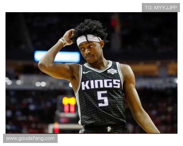 福克斯简化进攻模式高效砍下29分带领球队取胜